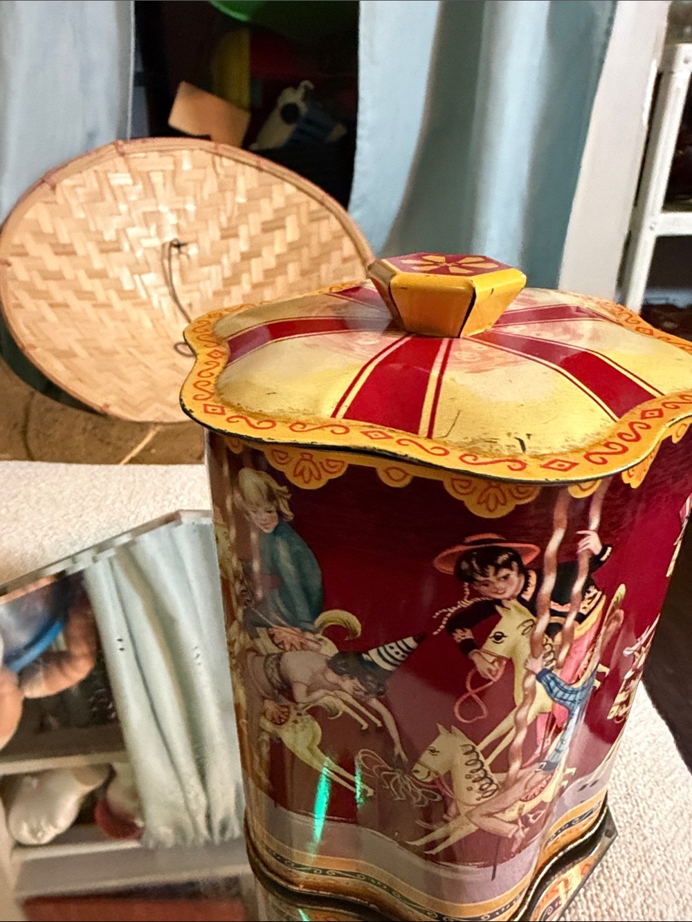 Vintage Carousel Tin Container Made in England Lithograph Merry Go Round - Picture 9 of 10